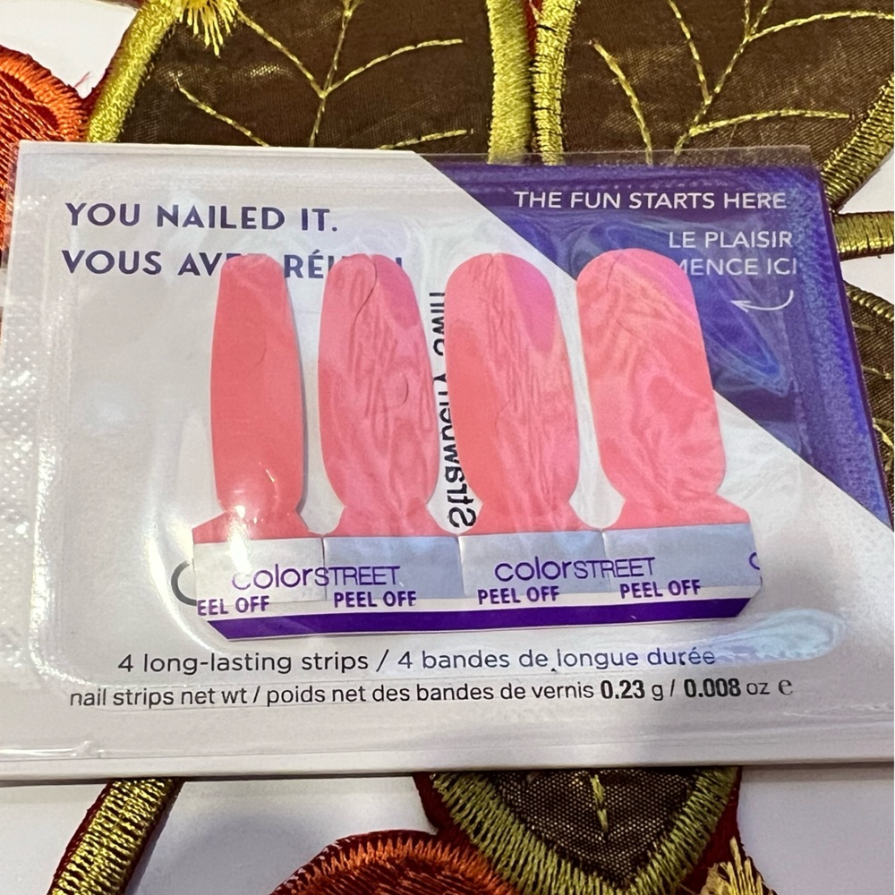 Color Street Strawberry Swirl Accent Nail Strip